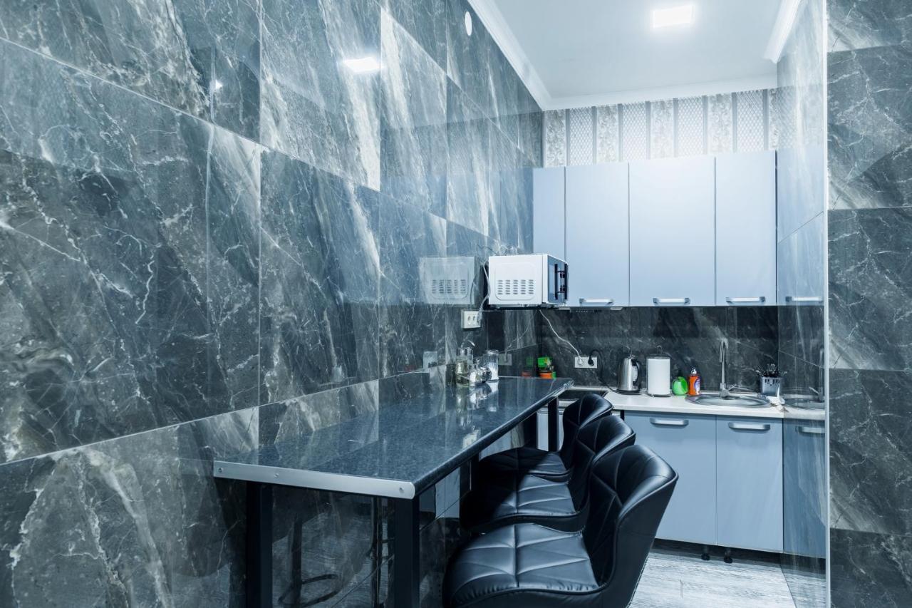 Mini Hotel Barvy Lvova On Horodotska St. المظهر الخارجي الصورة