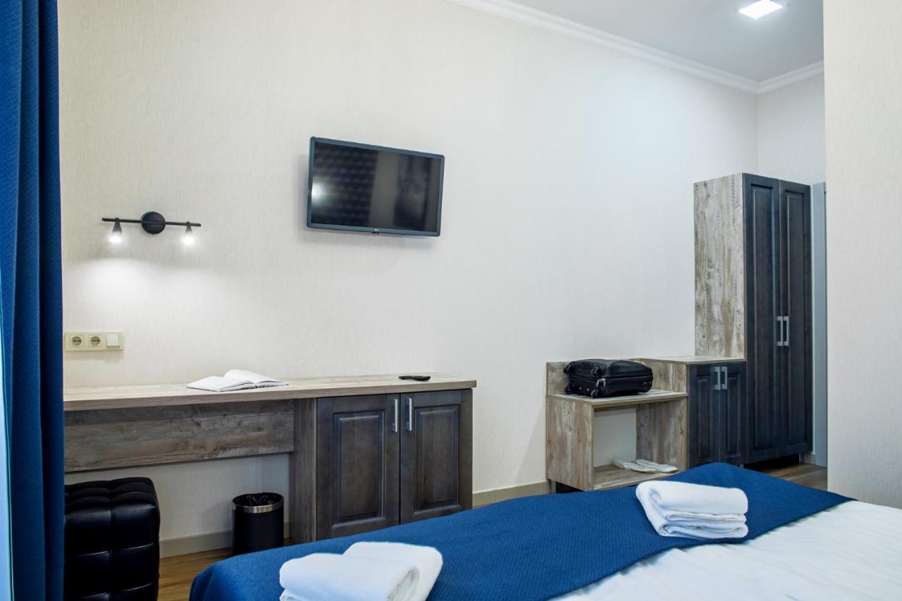 Mini Hotel Barvy Lvova On Horodotska St. المظهر الخارجي الصورة