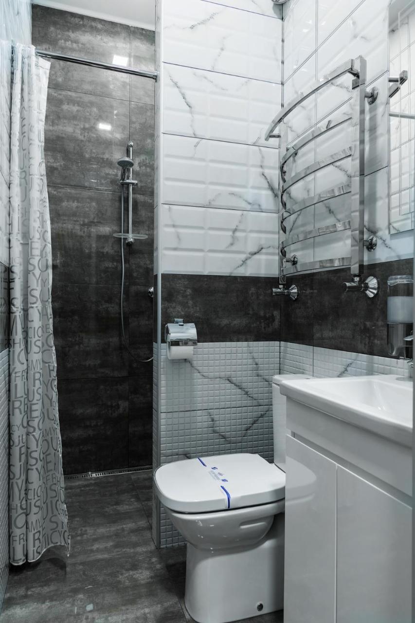 Mini Hotel Barvy Lvova On Horodotska St. المظهر الخارجي الصورة